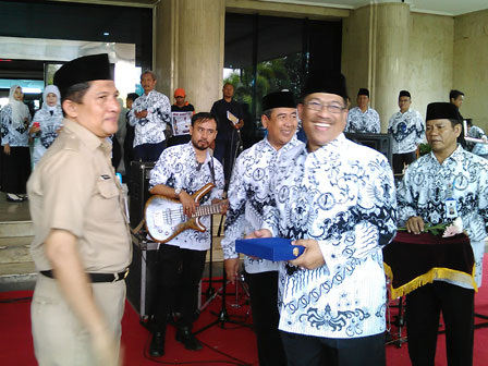 Pencarian PGRI Sulut - Persatuan Guru Republik Indonesia Cabang Sulut